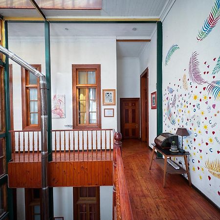 Maki Hostels & Suites Вальпараисо Экстерьер фото