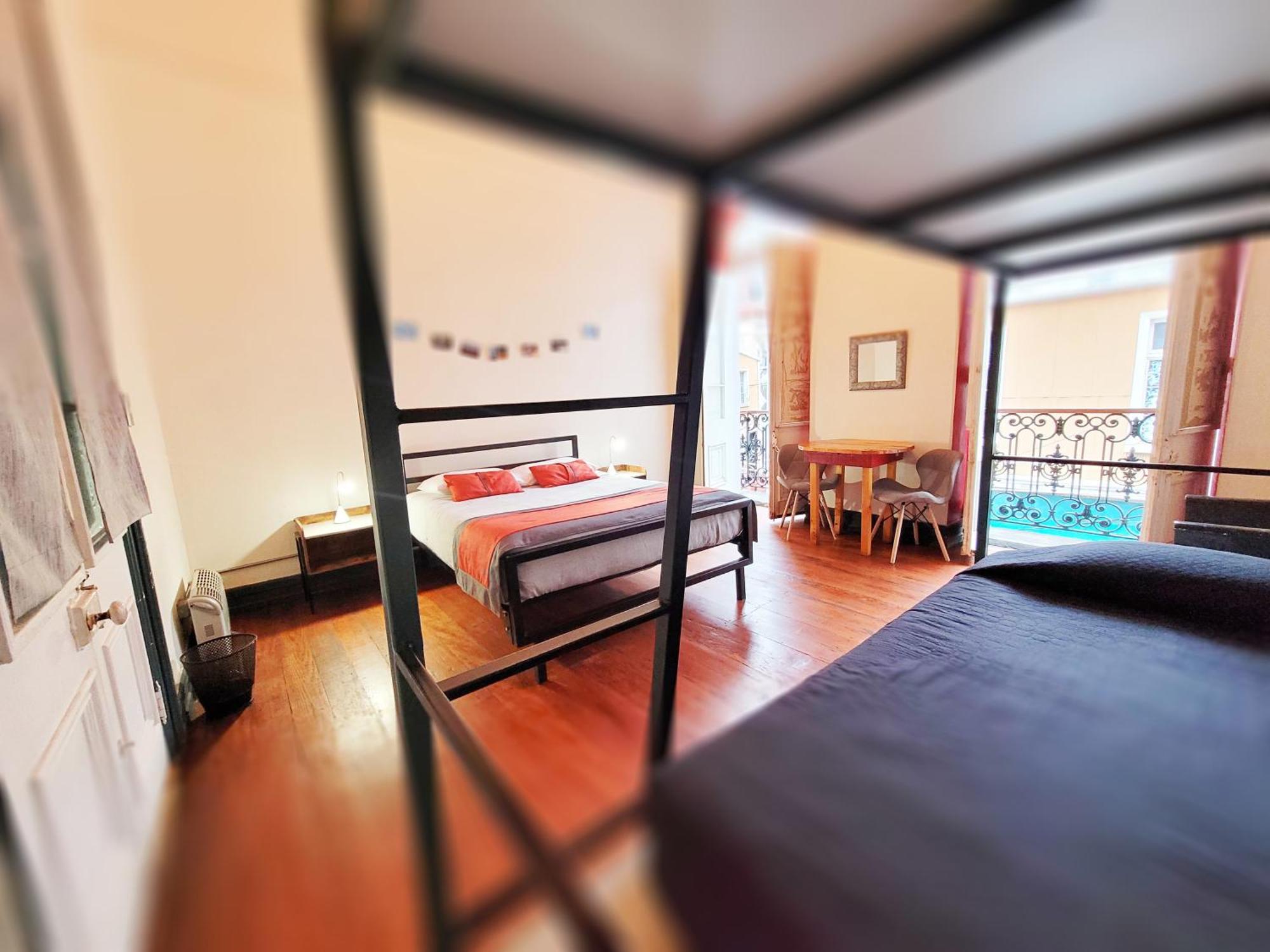Maki Hostels & Suites Вальпараисо Экстерьер фото